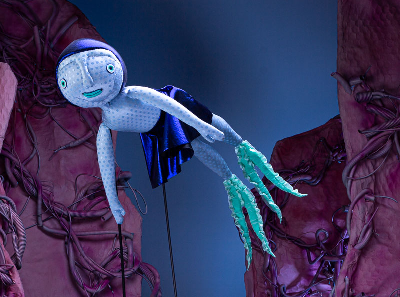 Finn Flosse räumt das Meer auf